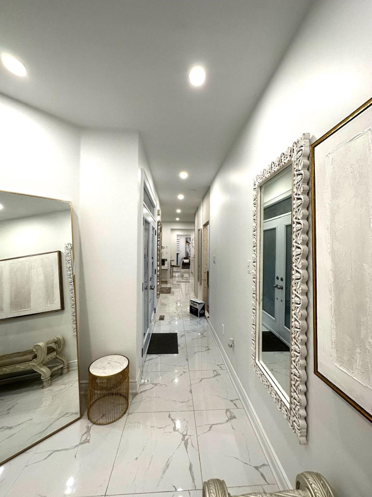 Luxury Home In Toronto มิสซิสซอกา ภายนอก รูปภาพ