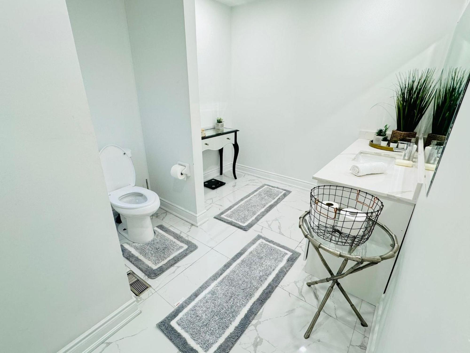 Luxury Home In Toronto มิสซิสซอกา ภายนอก รูปภาพ
