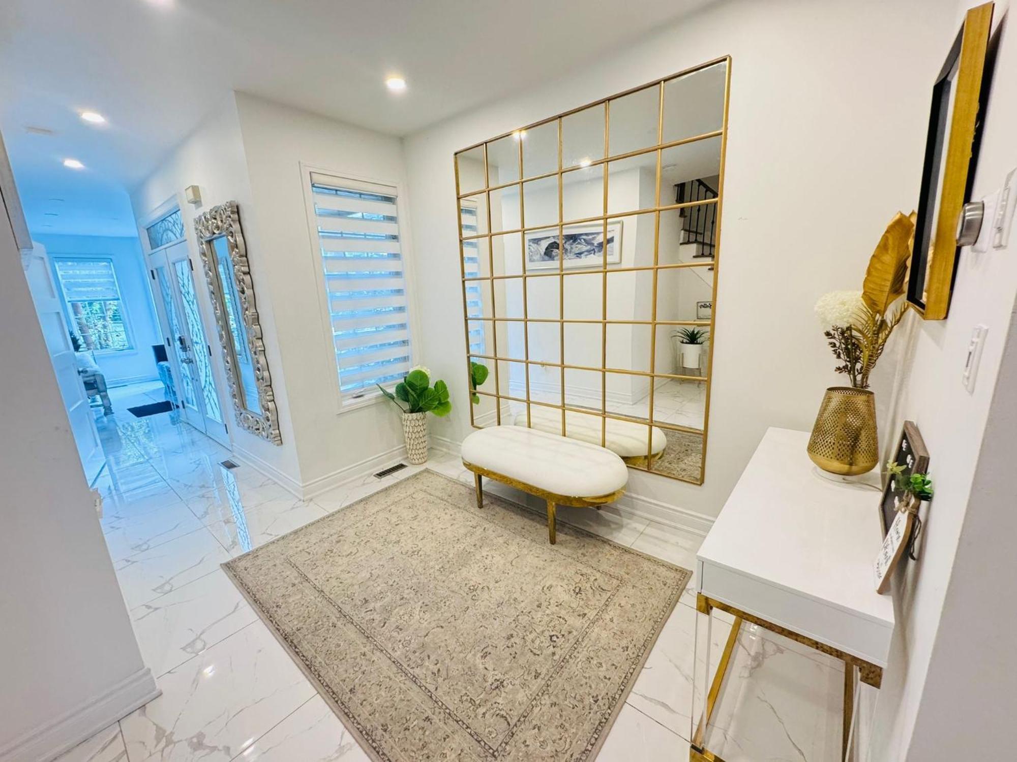 Luxury Home In Toronto มิสซิสซอกา ภายนอก รูปภาพ