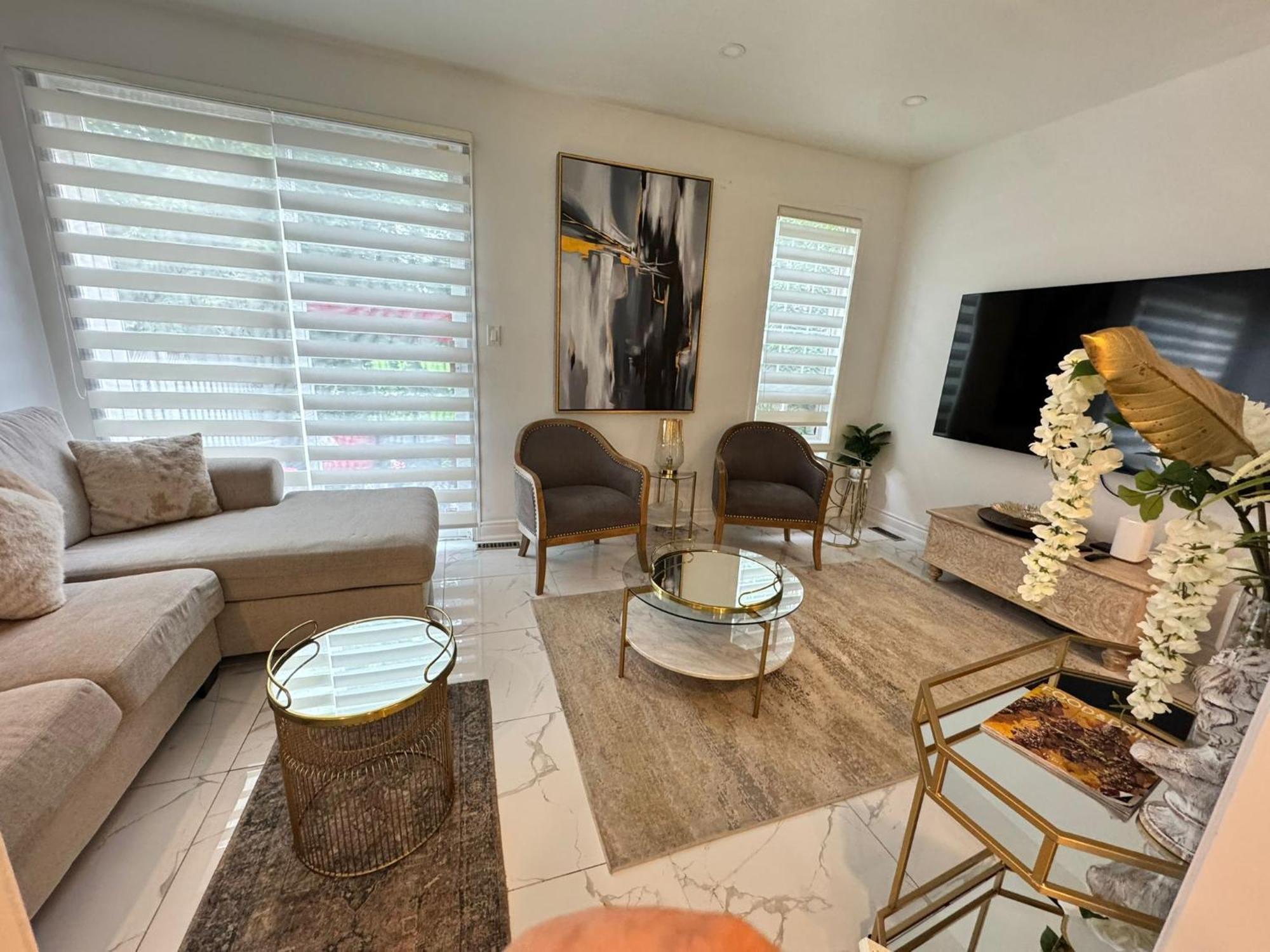 Luxury Home In Toronto มิสซิสซอกา ภายนอก รูปภาพ